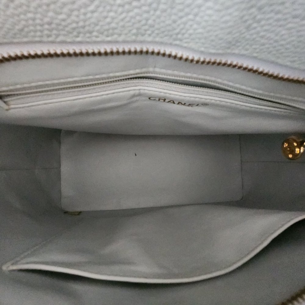 Chanel Medallion tote - Picture 5 of 10
